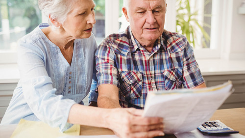 Senior-Paar-104737109-FO-WavebreakMediaMicro