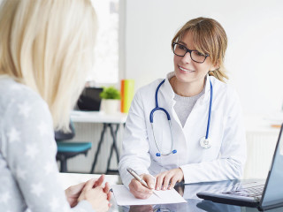 Aerztin-Patientin-140321224-FO-sepy