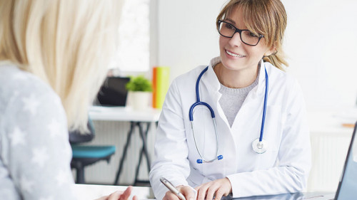 Aerztin-Patientin-140321224-FO-sepy