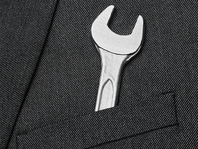 Schraubenschluessel-in-Brusttasche-19729768-FO-Friedberg