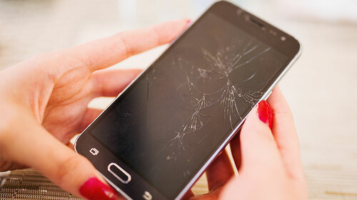 Haende-Smartphone-Bruch-264571833-FO-Novak