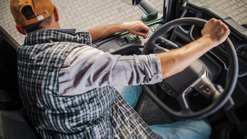 LKW-Fahrer-228403253-FO-Tomasz-Zajda