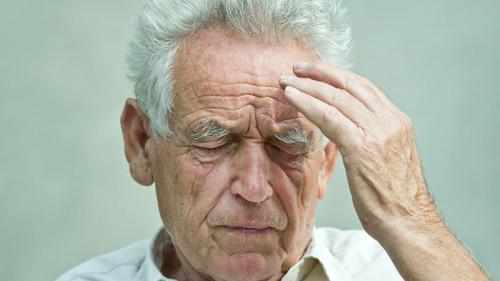 Senior-Kopfweh-55442935-FO-Budimir-Jevtic