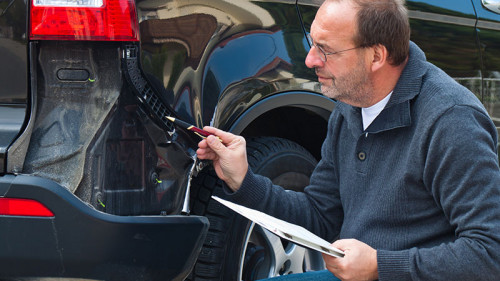 Gutachter-Auto-26718087-FO-Gina-Sanders