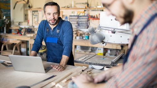 Schreiner-Laptop-236896928-FO-seventyfour