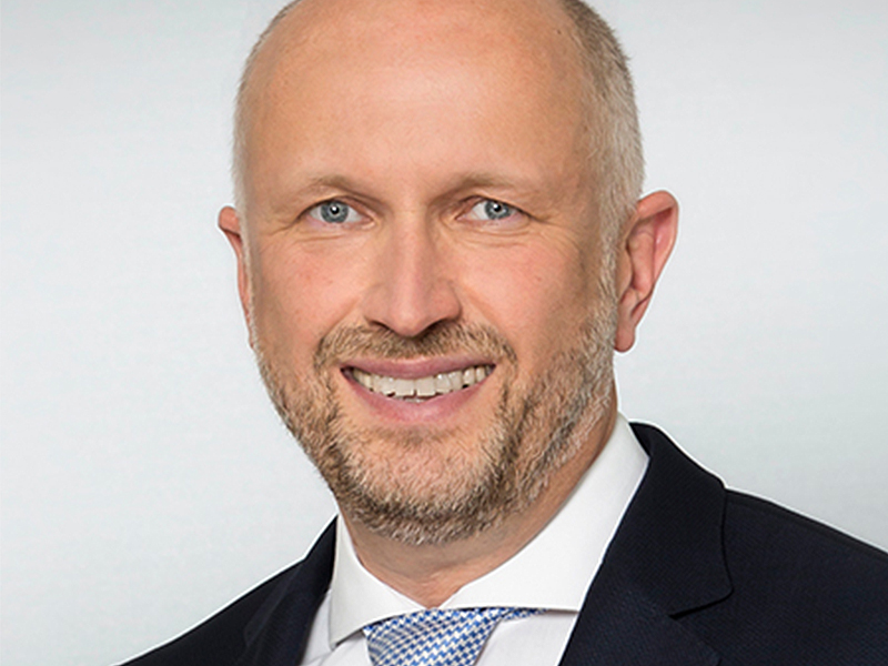 Hubert-Becker-2019-Instinctif-Partners