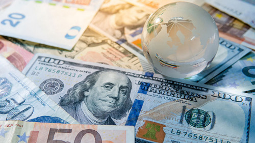 Globus-auf-Geldscheinen-228517044-FO-zephyr-p