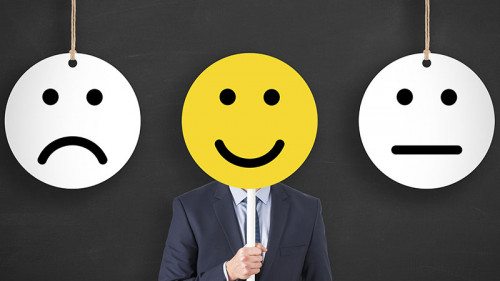 Anzugtraeger-Smiley-245418903-FO-turgaygundogdu