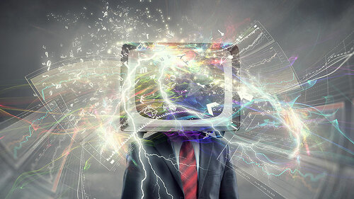 Anzugtraeger-Fernseher-Kopf-123085835-FO-Sergey-Nivens