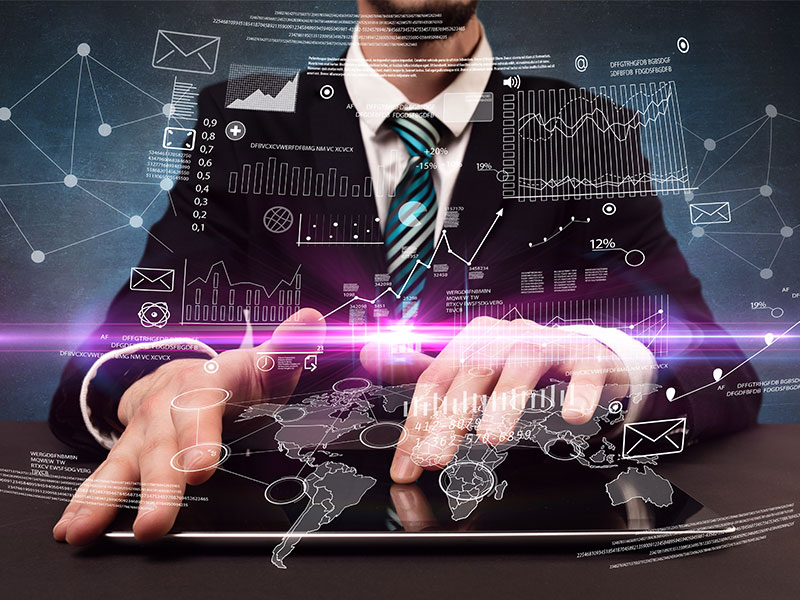 Anzugtraeger-Tablet-Cyberspace-214363639-FO-ra2-studio