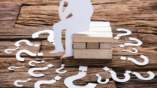 Anzugtareger-Fragezeichen-Cutouts-169075863-FO-Andrey-Popov