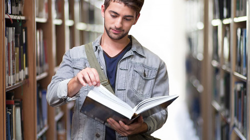 Student-Bibliothek-3500990-PB-geralt