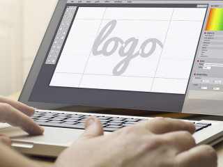 Haende-Laptop-Logo-112117517-FO-georgejmclittle