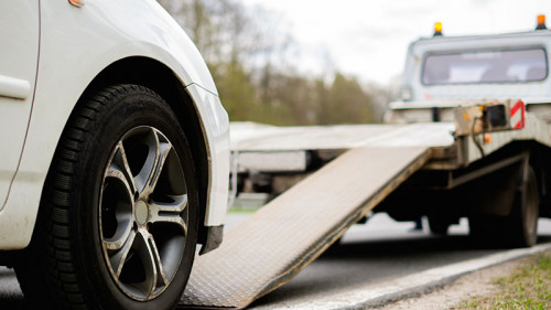 Auto-Abschleppdienst-82744342-FO-Nejron-Photo