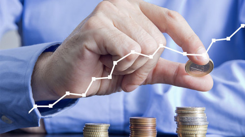 Anzugtraeger-Muenzstapel-184086947-FO-MG