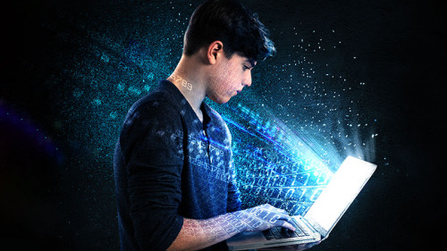 Junge-Laptop-Datenstrom-114013727-FO-alphaspirit