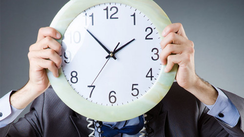 Anzugtraeger-Uhr-49659608-FO-Elnur