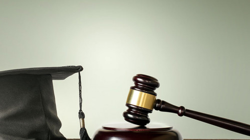 Muetze-Richterhammer-183925988-FO-fotobieshutterb