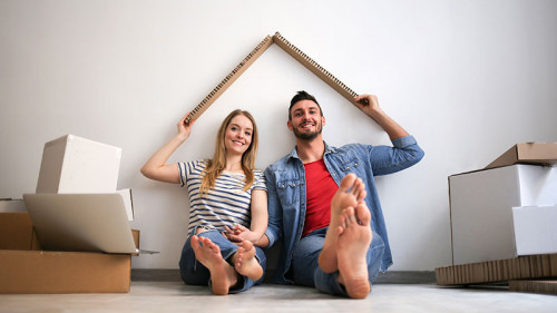 Paar-Umzug-Dach-198711891-FO-olly