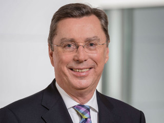 Dr-Klaus-Zehner-2019-SparkassenVersicherung