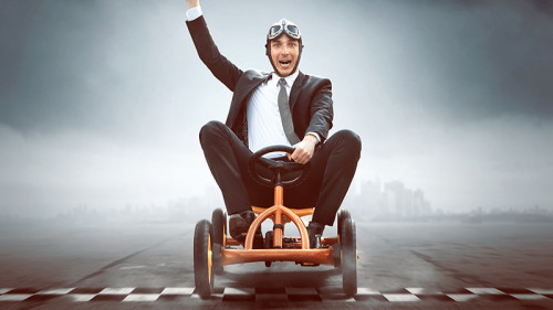 Anzugtraeger-Gokart-133653079-FO-lassedesignen