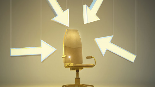 Goldener-Sessel-Pfeile-184592409-FO-lassedesignen