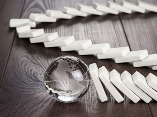 Globus-Dominos-51964214-FO-Ruslan-Grumble