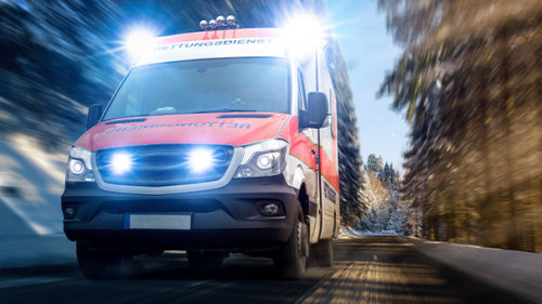 Rettungswagen-133398912-FO-VanHope