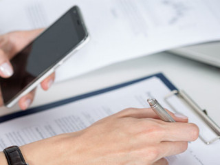 Smartphone-97764005-FO-LiudmilaDutko