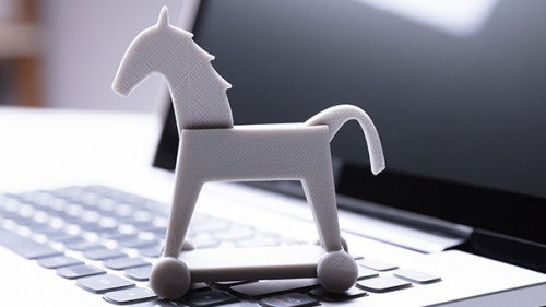 Pferd-auf-Laptop-219400277-FO-Andrey-Popov