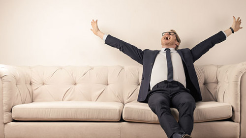 Happy-Anzugtraeger-Couch-190578555-FO-olly