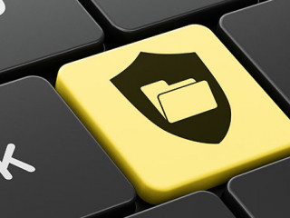 Tastatur-Schild-Ordner-210693112-FO-Maksim-Kabakou