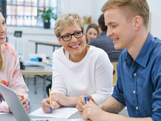 Team-Smile-154324864-FO-contrastwerkstatt