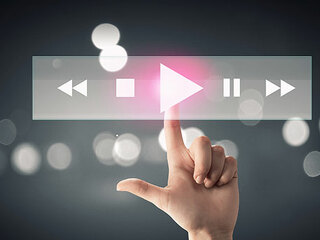 Hand-Play-Button-86779102-FO-Sergey-Nivens