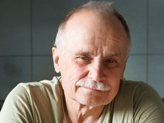 Senior-162046633-FO-ulza