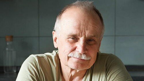 Senior-162046633-FO-ulza