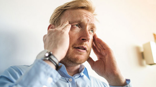 Anzugtraeger-Angst-212089434-FO-olly