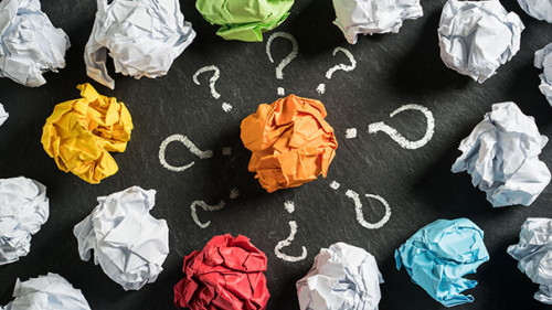 Zerknuelltes-Papier-Fragezeichen-188546671-FO-fotogestoeber