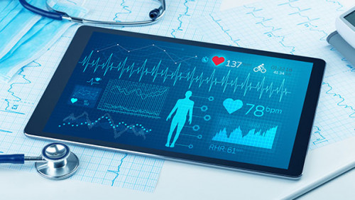 Stethoskop-Tablet-Gesundheit-253723818-AS-ra2-studio