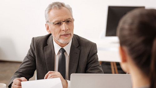 Chef-Angestellte-147172095-AS-zinkevych