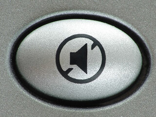 Lautlos-Knopf-975176-AS-calimero