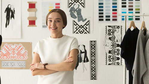 Schneiderin-189523460-AS-fizkes