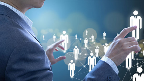 Anzugtraeger-Maennchen-254690414-AS-ktasimar