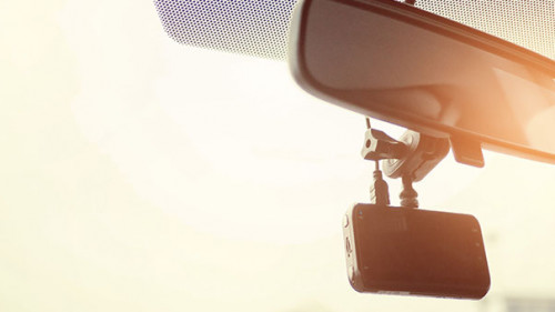 Dashcam-213889311-AS-waranyu