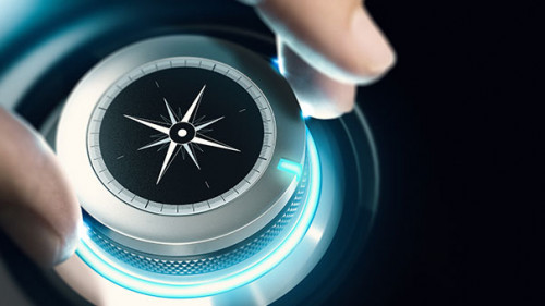 Hand-Kompass-Knopf-178416678-AS-Olivier-Le-Moal