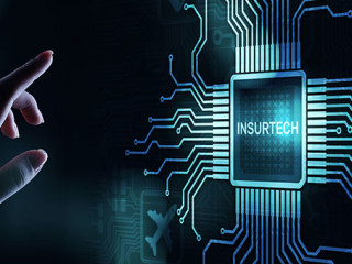 Hand-Insurtech-Leiterbahnen-274707082-AS-WrightStudio