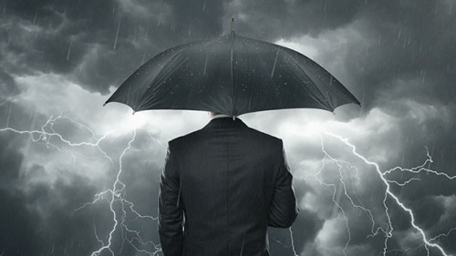 Anzugtraeger-Schirm-Gewitter-51242671-AS-rangizzz