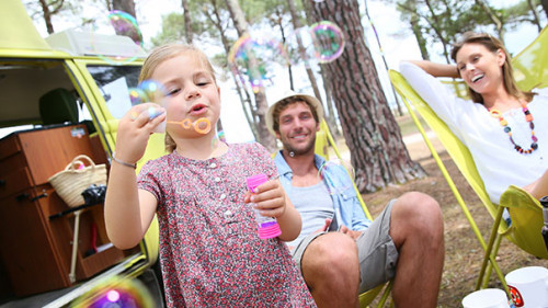 Familie-Camper-86205610-AS-goodluz