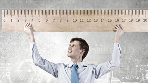 Anzugtraeger-Lineal-87471059-AS-Sergey-Nivens