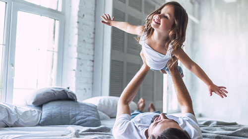 Vater-Tochter-203905359-AS-Vasyl